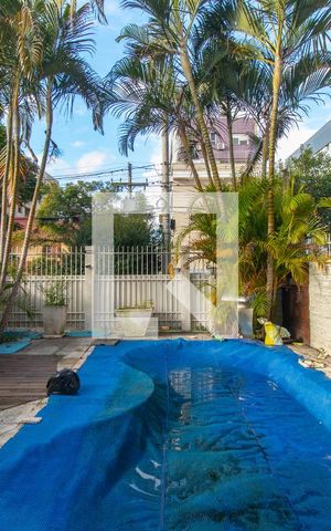 Casa de condomínio à venda com 195m², 3 quartos e 2 vagas Casa de condomínio à venda com 195m², 3 quartos e 2 vagasPiscina