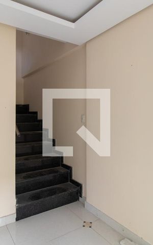 Casa de condomínio à venda com 195m², 3 quartos e 2 vagas Casa de condomínio à venda com 195m², 3 quartos e 2 vagasSala