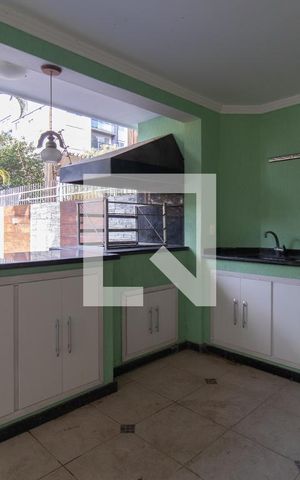 Casa de condomínio à venda com 195m², 3 quartos e 2 vagas Casa de condomínio à venda com 195m², 3 quartos e 2 vagasChurrasqueira