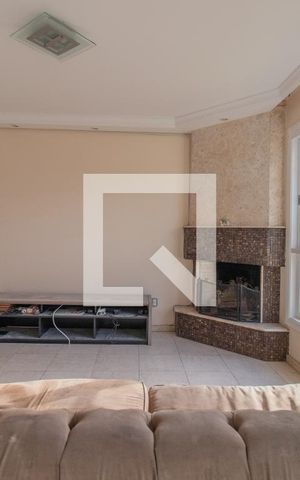 Casa de condomínio à venda com 195m², 3 quartos e 2 vagas Casa de condomínio à venda com 195m², 3 quartos e 2 vagasSala