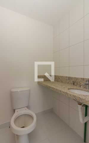 Apartamento à venda com 54m², 2 quartos e 1 vaga Apartamento à venda com 54m², 2 quartos e 1 vagaBanheiro da Suite