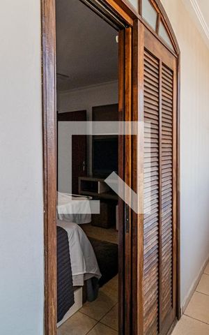 Casa à venda com 270m², 3 quartos e 3 vagas Casa à venda com 270m², 3 quartos e 3 vagasSuite - Varanda
