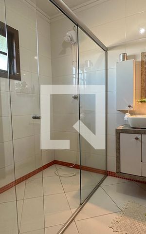 Casa à venda com 267m², 3 quartos e 2 vagasBanheiro