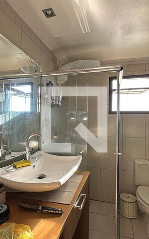 Casa à venda com 267m², 3 quartos e 2 vagasBanheiro