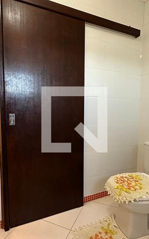 Casa à venda com 267m², 3 quartos e 2 vagasBanheiro