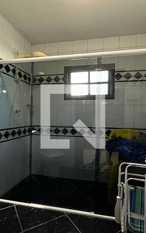 Casa à venda com 267m², 3 quartos e 2 vagasBanheiro