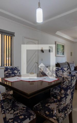 Casa à venda com 107m², 3 quartos e 2 vagas Casa à venda com 107m², 3 quartos e 2 vagasSala