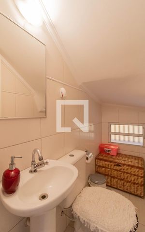 Casa à venda com 107m², 3 quartos e 2 vagas Casa à venda com 107m², 3 quartos e 2 vagasLavabo