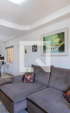 Casa à venda com 107m², 3 quartos e 2 vagas Casa à venda com 107m², 3 quartos e 2 vagasSala