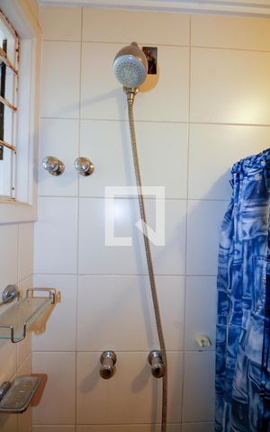 Casa à venda com 227m², 3 quartos e 4 vagasBanheiro Social