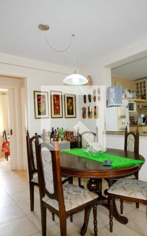 Casa à venda com 227m², 3 quartos e 4 vagasSala