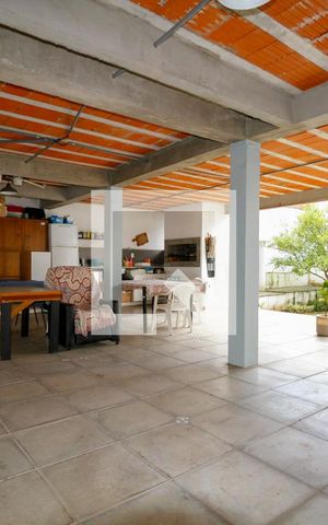 Casa à venda com 227m², 3 quartos e 4 vagasGaragem 