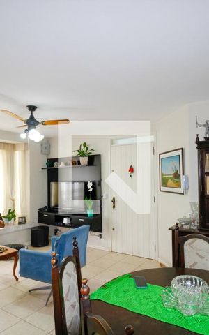 Casa à venda com 227m², 3 quartos e 4 vagasSala