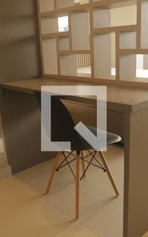 Studio à venda com 38m², 1 quarto e 1 vagaMesa escritório 