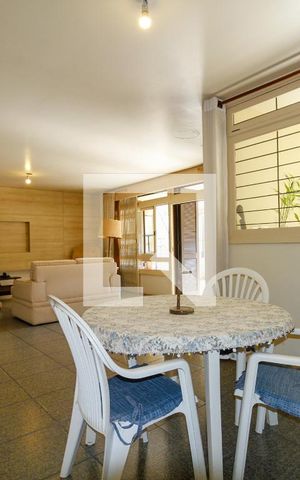 Casa à venda com 235m², 4 quartos e 2 vagasSala