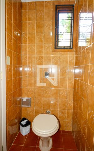 Casa à venda com 235m², 4 quartos e 2 vagasLavabo