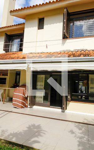 Casa à venda com 235m², 4 quartos e 2 vagasQuintal