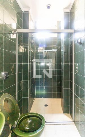 Apartamento à venda com 214m², 4 quartos e 1 vaga Apartamento à venda com 214m², 4 quartos e 1 vagaBanheiro