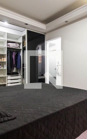 Casa à venda com 250m², 2 quartos e 4 vagas Casa à venda com 250m², 2 quartos e 4 vagasSuíte