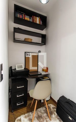 Casa à venda com 250m², 2 quartos e 4 vagas Casa à venda com 250m², 2 quartos e 4 vagasHome Office