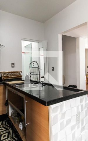 Casa à venda com 250m², 2 quartos e 4 vagas Casa à venda com 250m², 2 quartos e 4 vagasCozinha