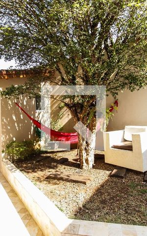 Casa à venda com 250m², 2 quartos e 4 vagas Casa à venda com 250m², 2 quartos e 4 vagasÁrea Externa