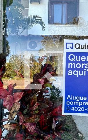 Casa à venda com 140m², 4 quartos e 2 vagas Casa à venda com 140m², 4 quartos e 2 vagasFachada