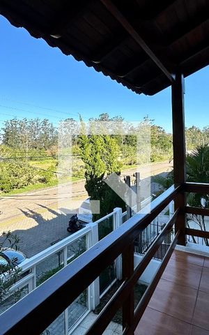 Casa à venda com 140m², 4 quartos e 2 vagas Casa à venda com 140m², 4 quartos e 2 vagasSuíte