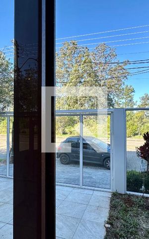 Casa à venda com 140m², 4 quartos e 2 vagas Casa à venda com 140m², 4 quartos e 2 vagasEscritório