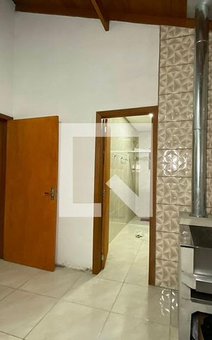 Casa para alugar com 80m², 3 quartos e 1 vagaÁrea de Serviço