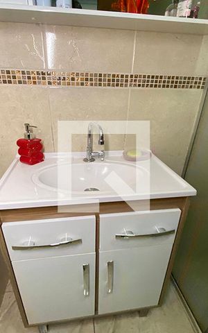 Casa para alugar com 80m², 3 quartos e 1 vagaBanheiro 1