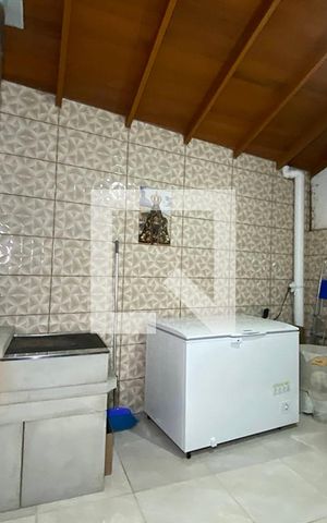 Casa para alugar com 80m², 3 quartos e 1 vagaÁrea de Serviço
