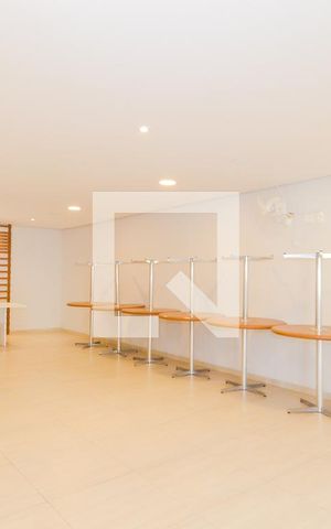Apartamento para alugar com 65m², 2 quartos e 1 vagaÁrea comum - Salão de festas