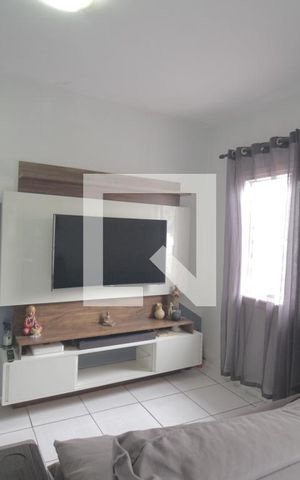 Casa à venda com 80m², 2 quartos e 1 vagaSala de TV