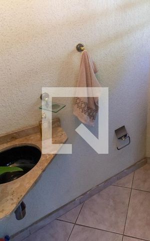 Casa à venda com 249m², 4 quartos e 3 vagas Casa à venda com 249m², 4 quartos e 3 vagasLavabo
