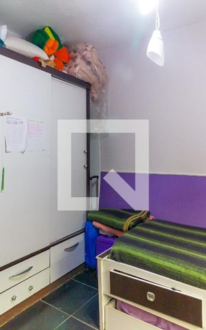 Casa à venda com 249m², 4 quartos e 3 vagas Casa à venda com 249m², 4 quartos e 3 vagasQuarto 2 - Suíte