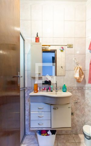 Casa à venda com 249m², 4 quartos e 3 vagas Casa à venda com 249m², 4 quartos e 3 vagasBanheiro da Suíte 2