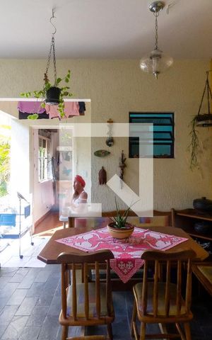 Casa à venda com 249m², 4 quartos e 3 vagas Casa à venda com 249m², 4 quartos e 3 vagasEspaço Gourmet