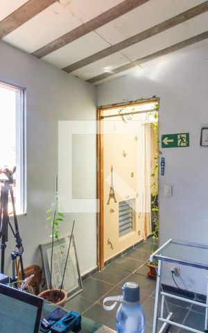 Casa à venda com 249m², 4 quartos e 3 vagas Casa à venda com 249m², 4 quartos e 3 vagasEscritório