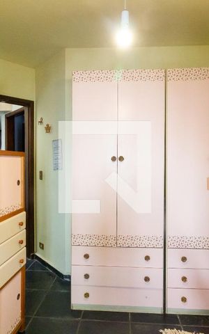 Casa à venda com 249m², 4 quartos e 3 vagas Casa à venda com 249m², 4 quartos e 3 vagasQuarto 3 - Suíte