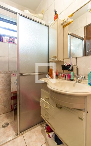 Casa à venda com 249m², 4 quartos e 3 vagas Casa à venda com 249m², 4 quartos e 3 vagasBanheiro da Suíte 2