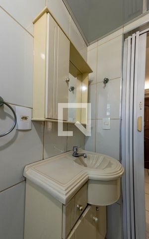 Apartamento à venda com 41m², 2 quartos e 1 vaga Apartamento à venda com 41m², 2 quartos e 1 vagaBanheiro