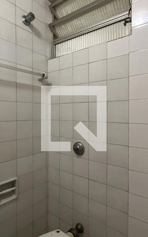 Casa para alugar com 250m², 3 quartos e 2 vagasBanheiro de Serviço