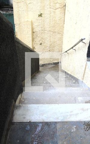 Apartamento à venda com 100m², 2 quartos e sem vagaEscada