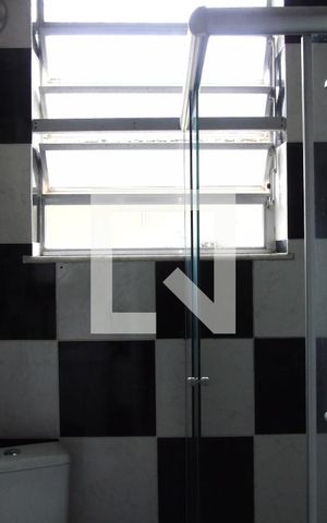Apartamento à venda com 100m², 2 quartos e sem vagaBanheiro