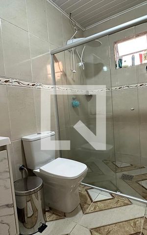 Casa à venda com 130m², 3 quartos e 2 vagasBanheiro