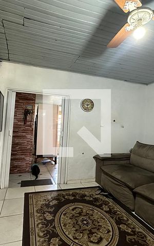 Casa à venda com 80m², 2 quartos e 2 vagasSala