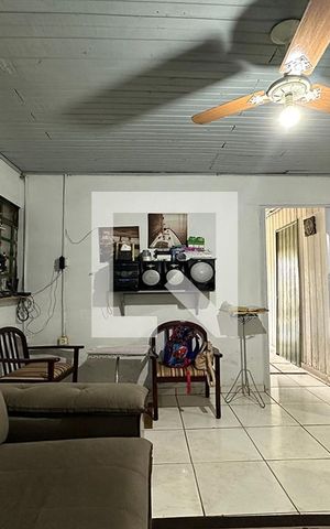 Casa à venda com 80m², 2 quartos e 2 vagasSala