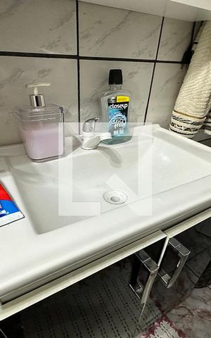 Casa à venda com 80m², 2 quartos e 2 vagasBanheiro