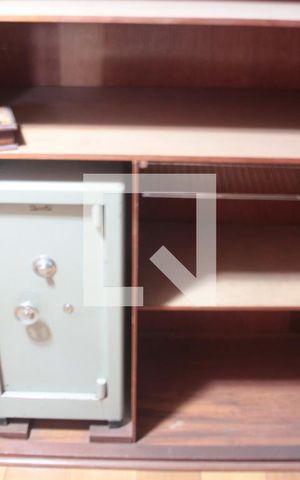 Casa à venda com 650m², 4 quartos e 4 vagasCloset